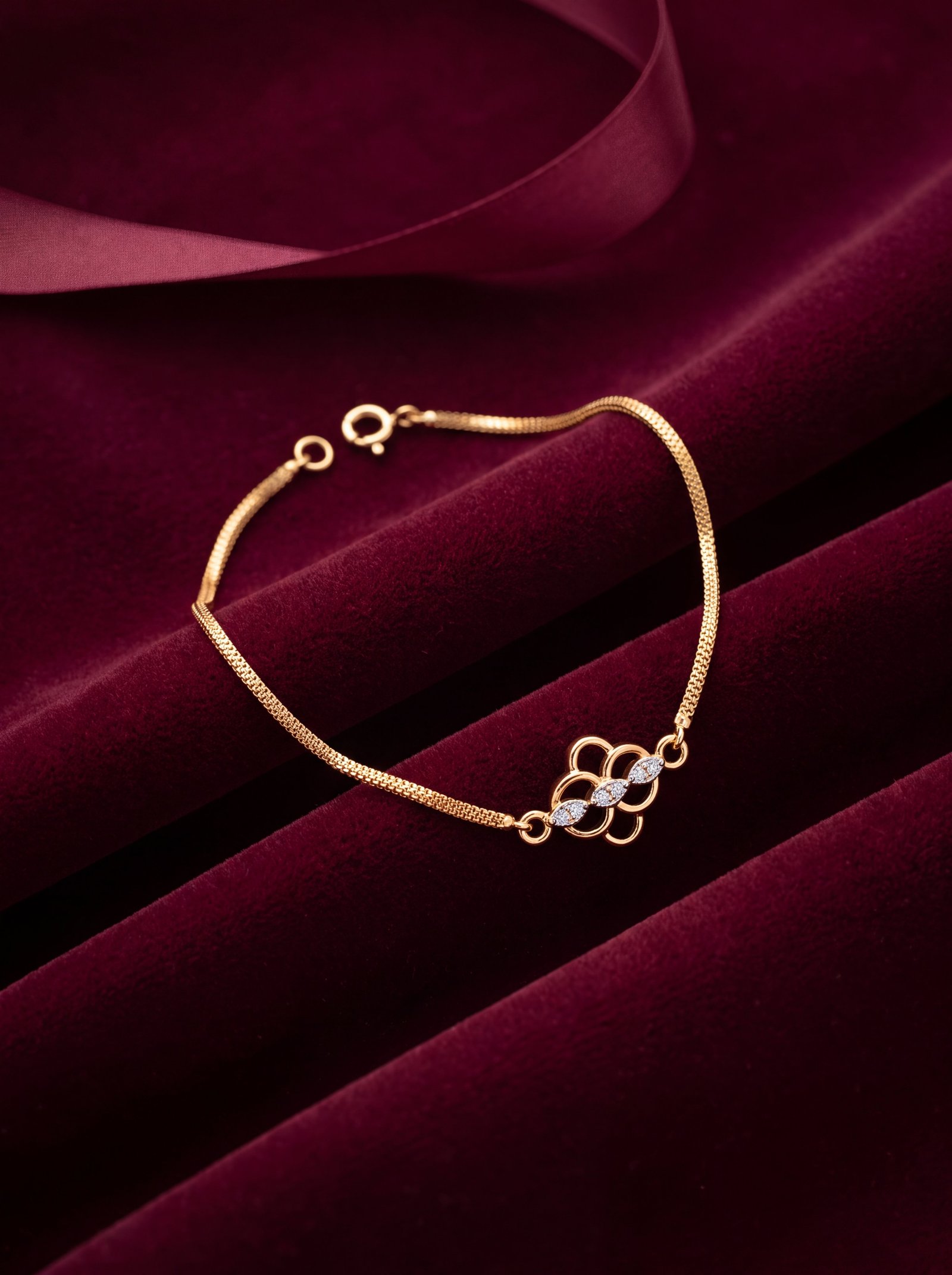 FOUR PETAL LADIES  DIAMOND BRACELET