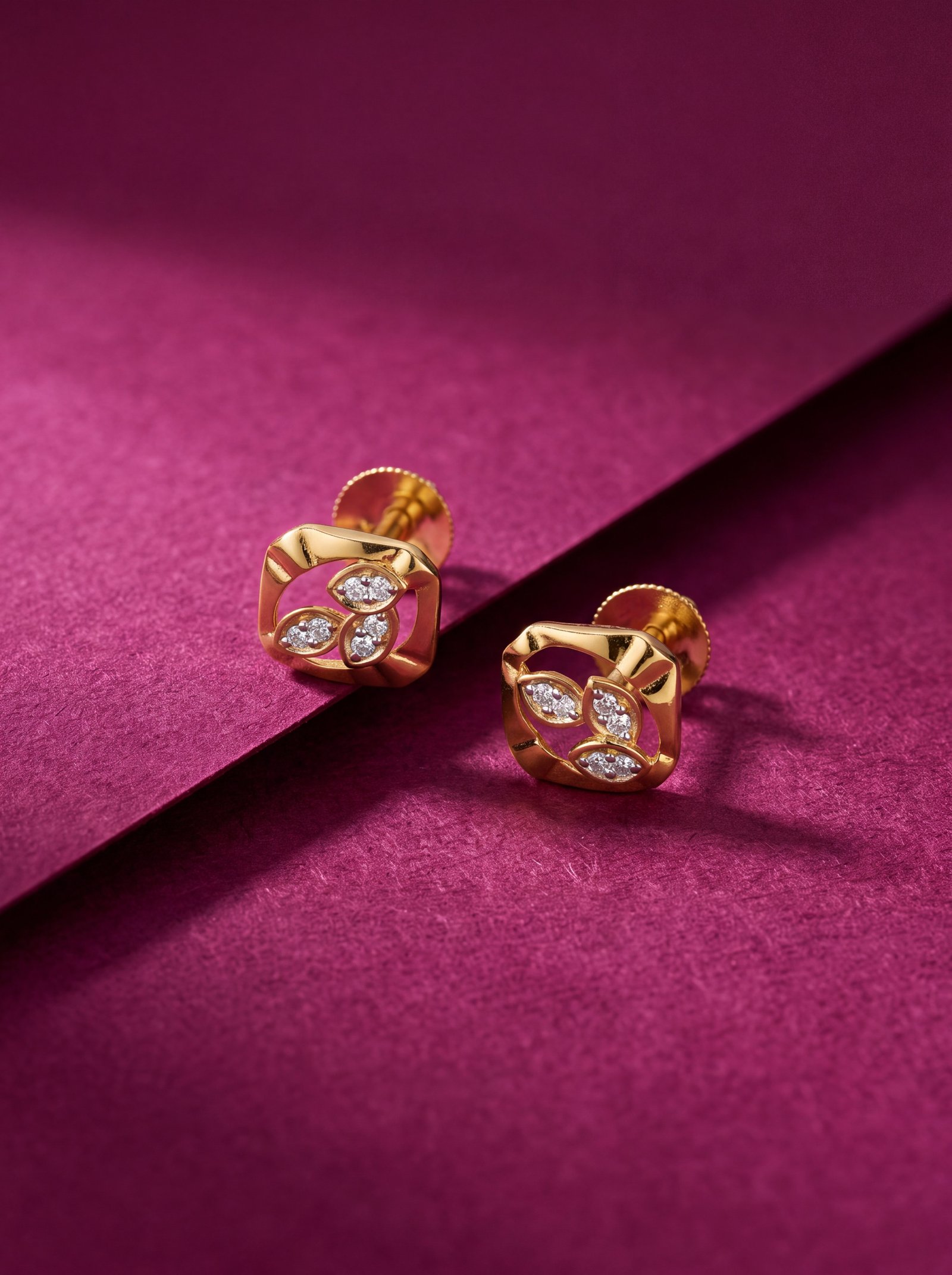 LEAF MOTIF 9 K STUDS