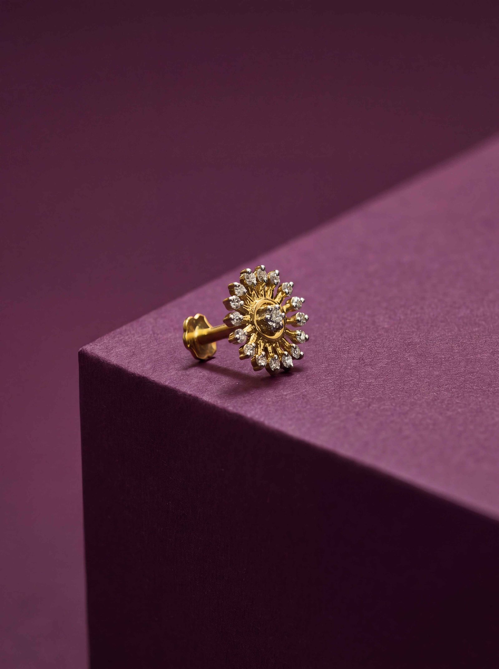 Sunburst Cluster Daimond nose stud