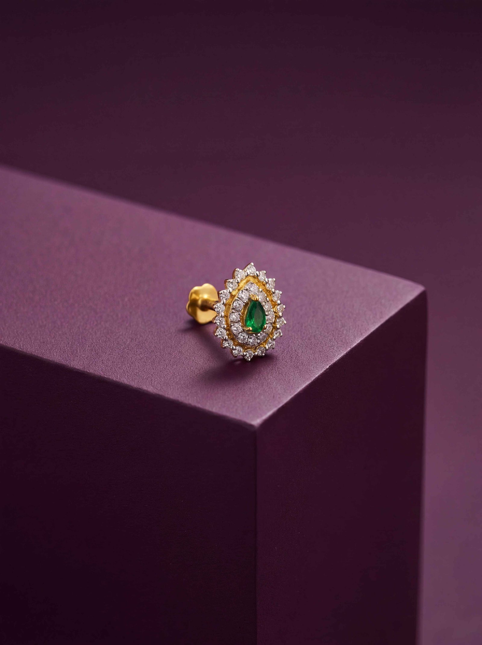 Teardrop Diamond nose stud