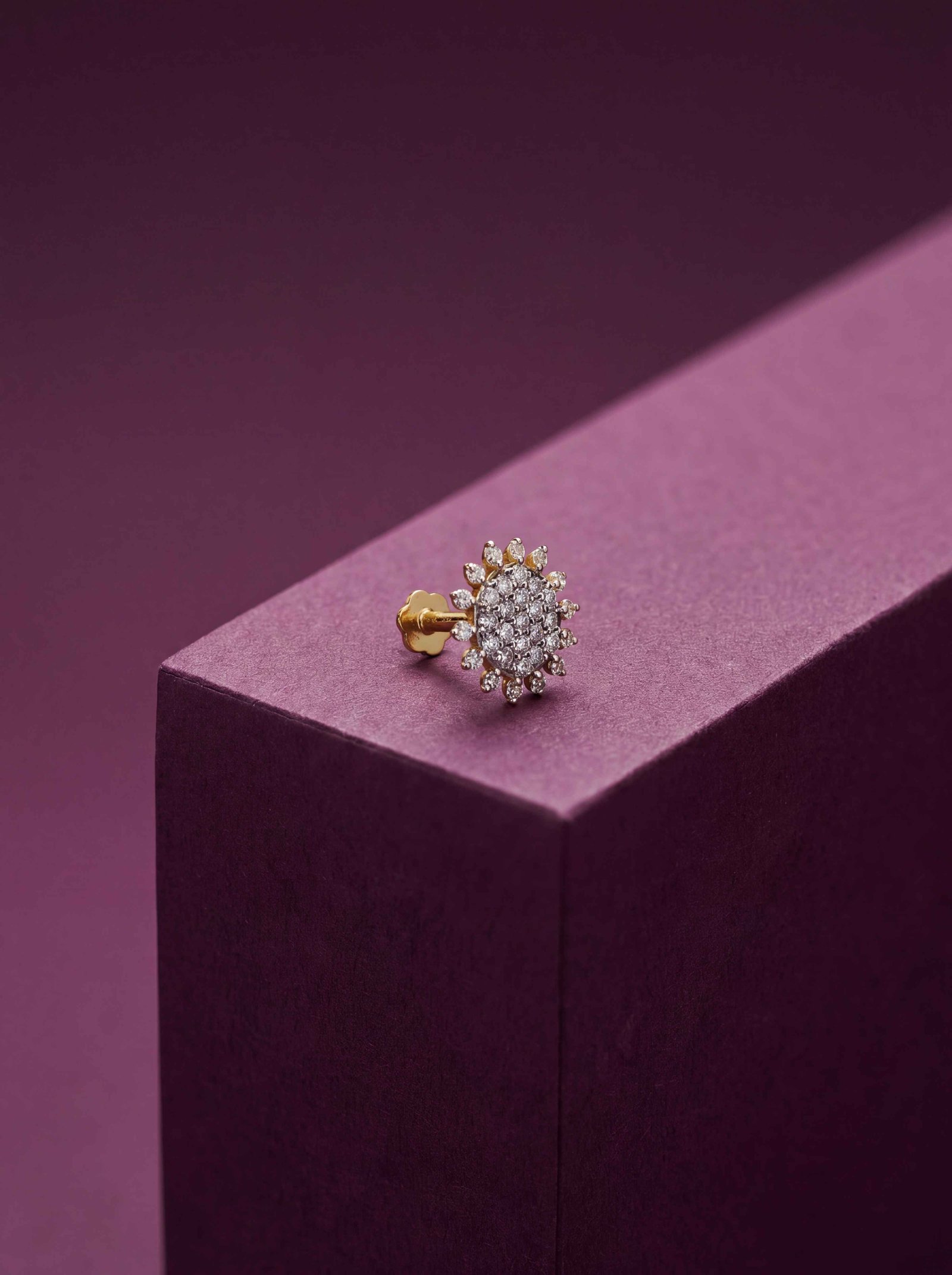 Sunflower Diamond nose stud