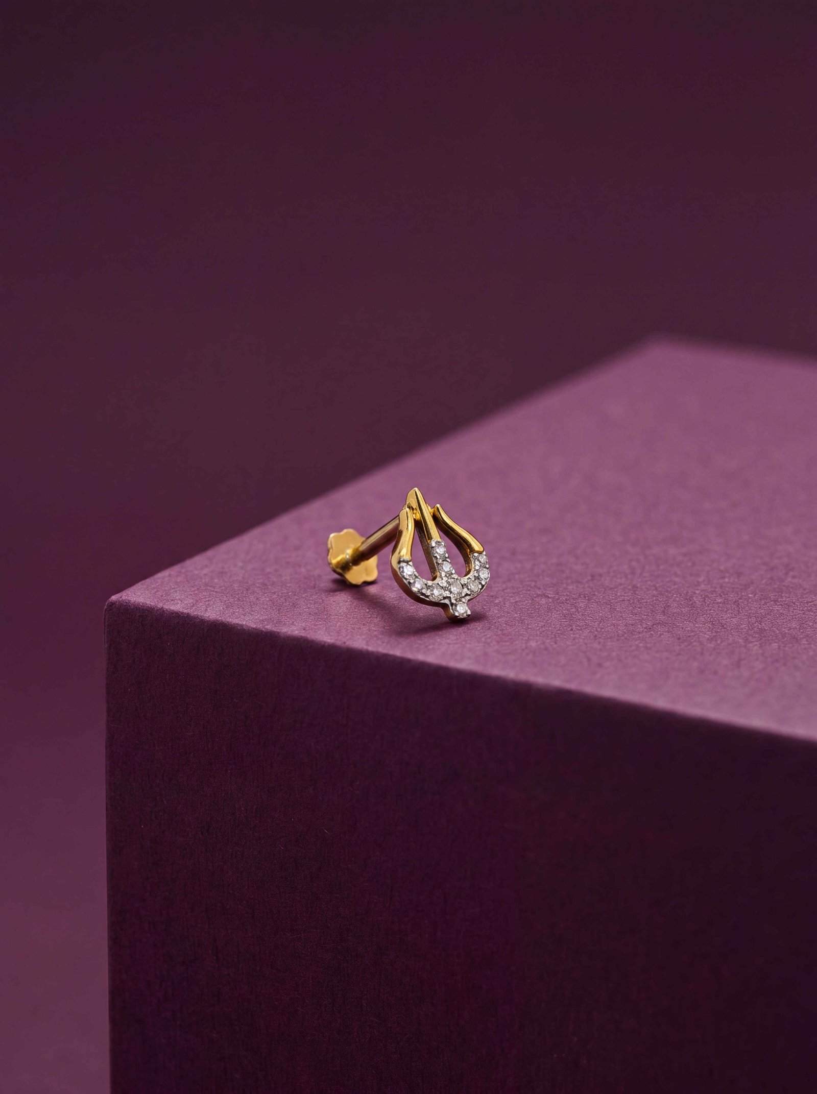 Trishul Diamond nose stud
