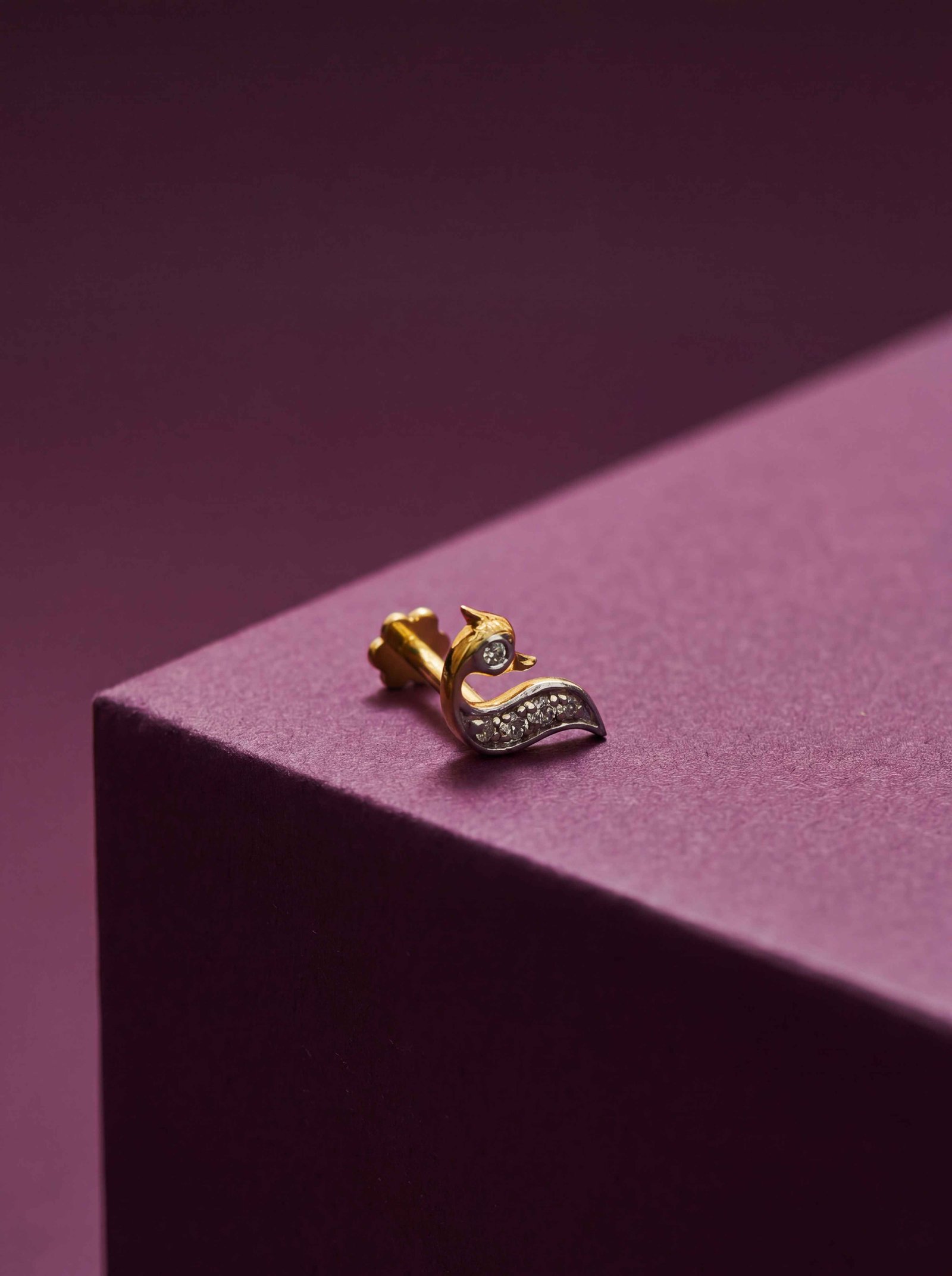 Swan Design Daimond nosestud