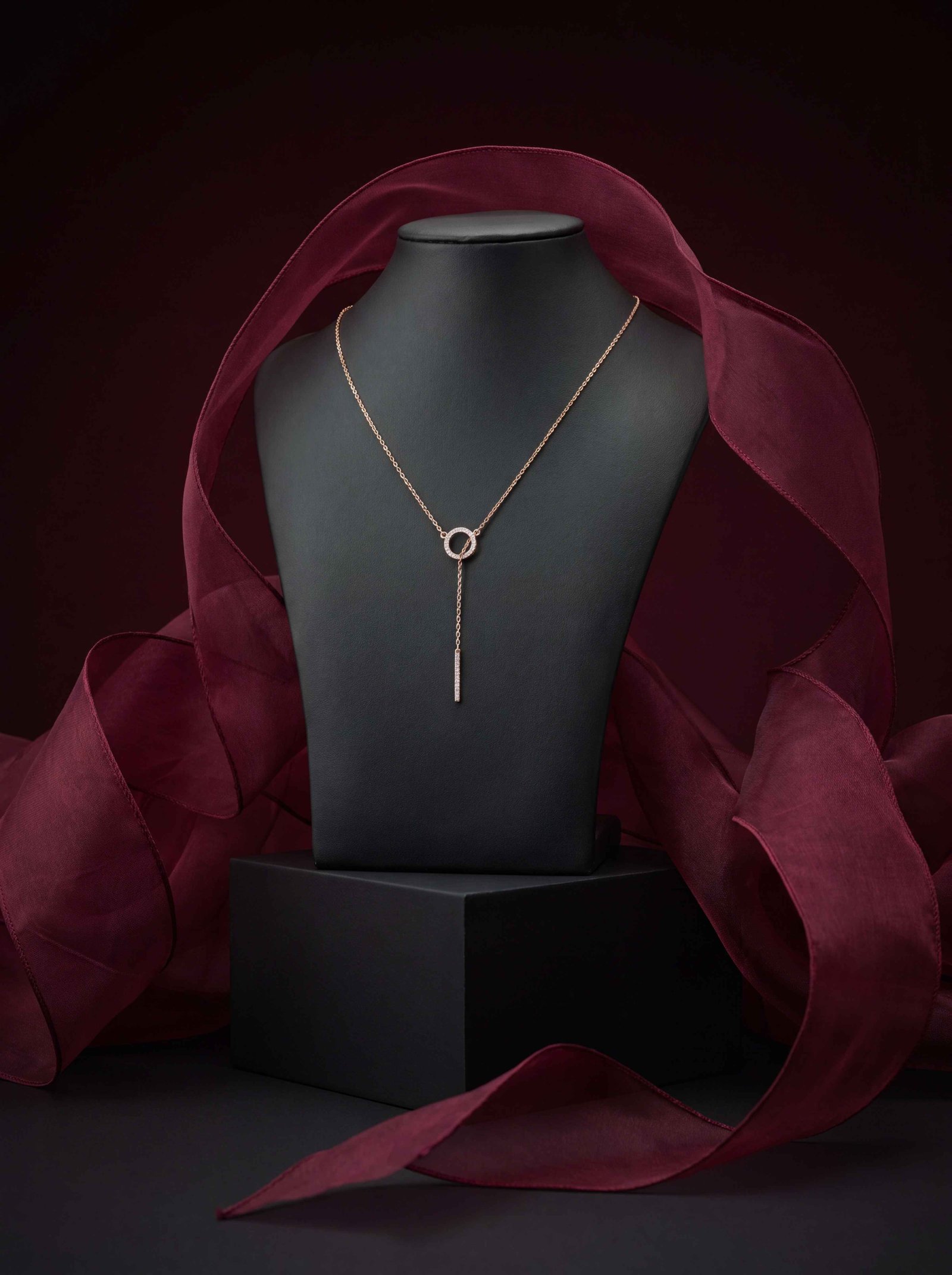 DIAMOND PENDANT WITH CHAIN
