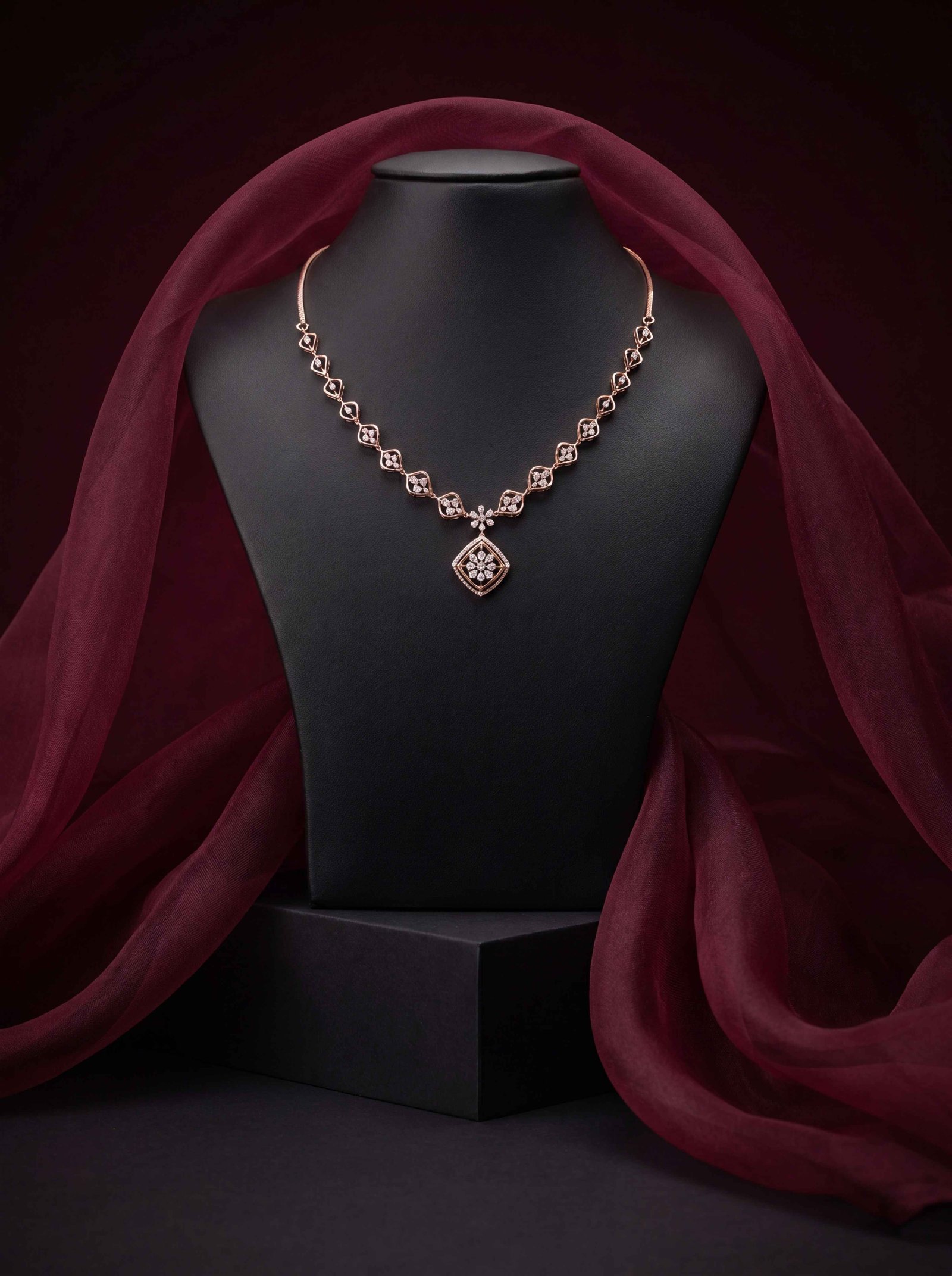 DIAMOND NECKLACE