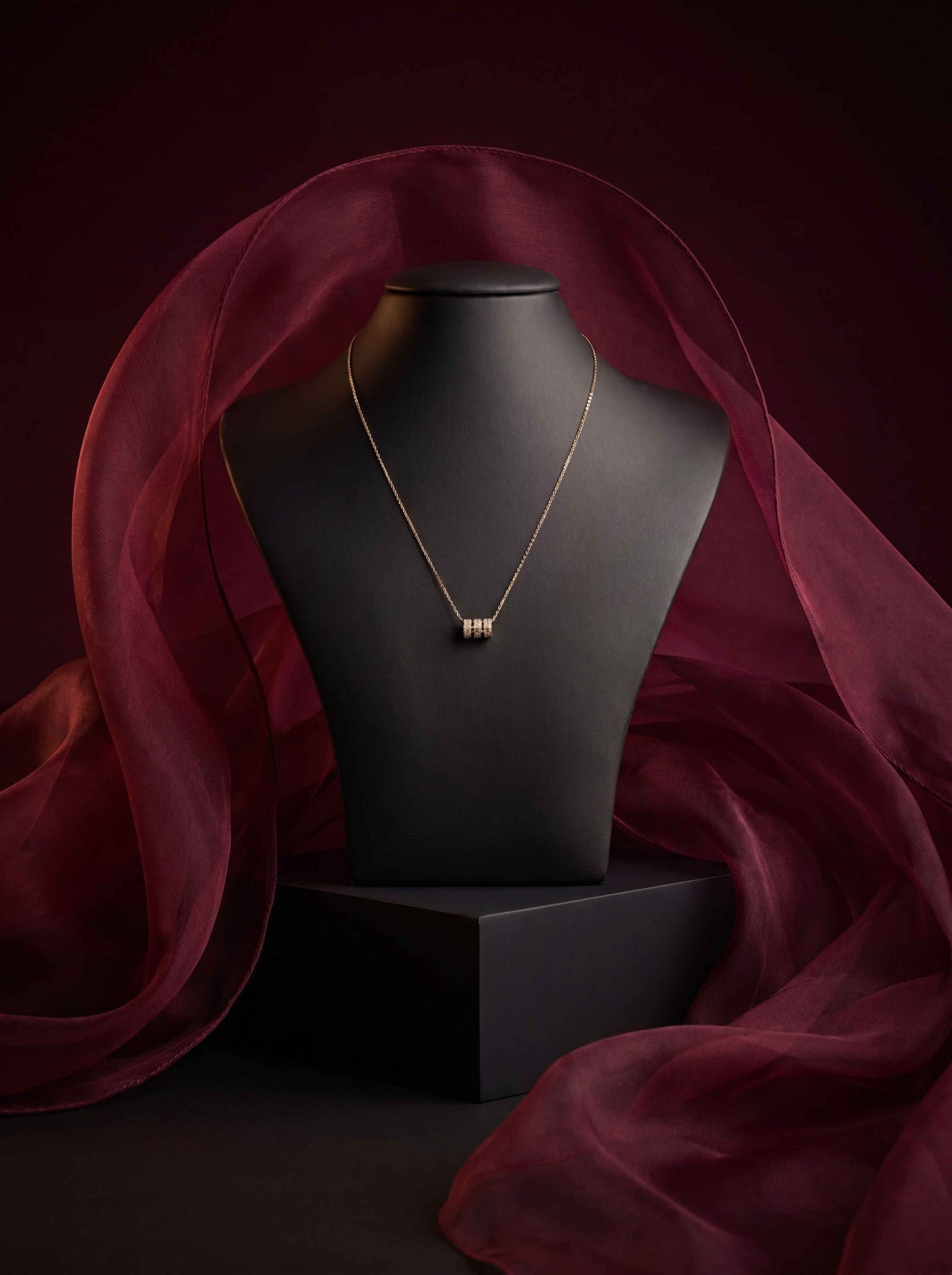 Eternal Diamond pendent with chain