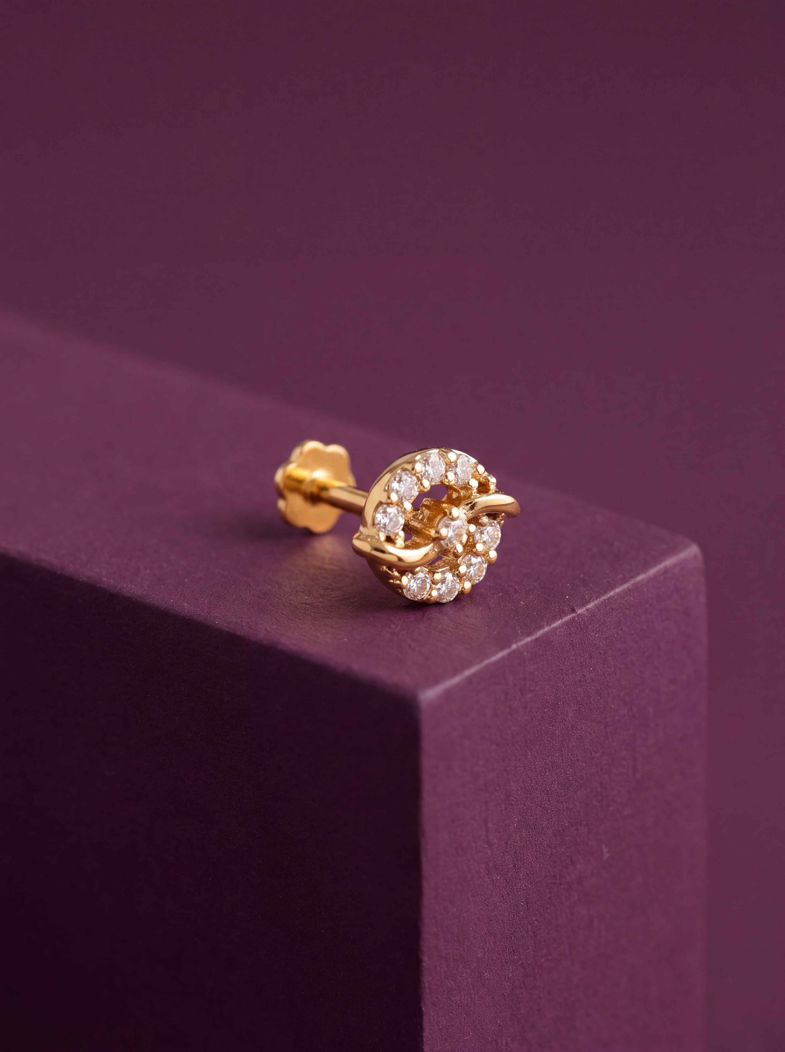 Infinity Loop Diamond nose stud