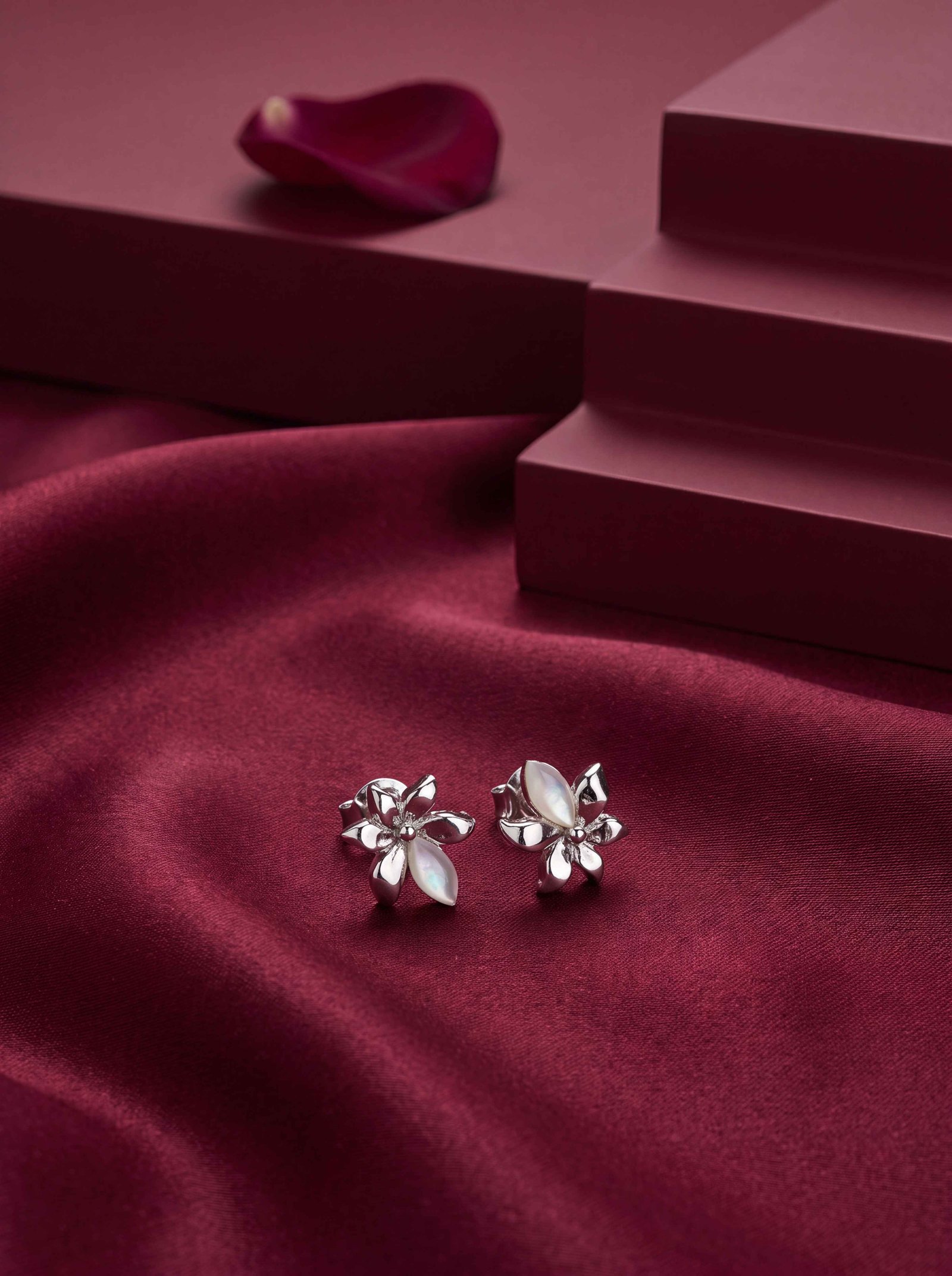 BLOSSOM SILVER STUDS