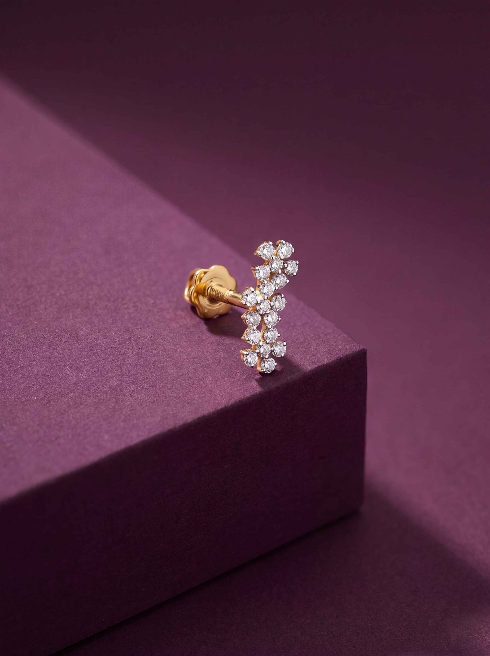 THREE FLOWER DIAMOND NOSESTUD