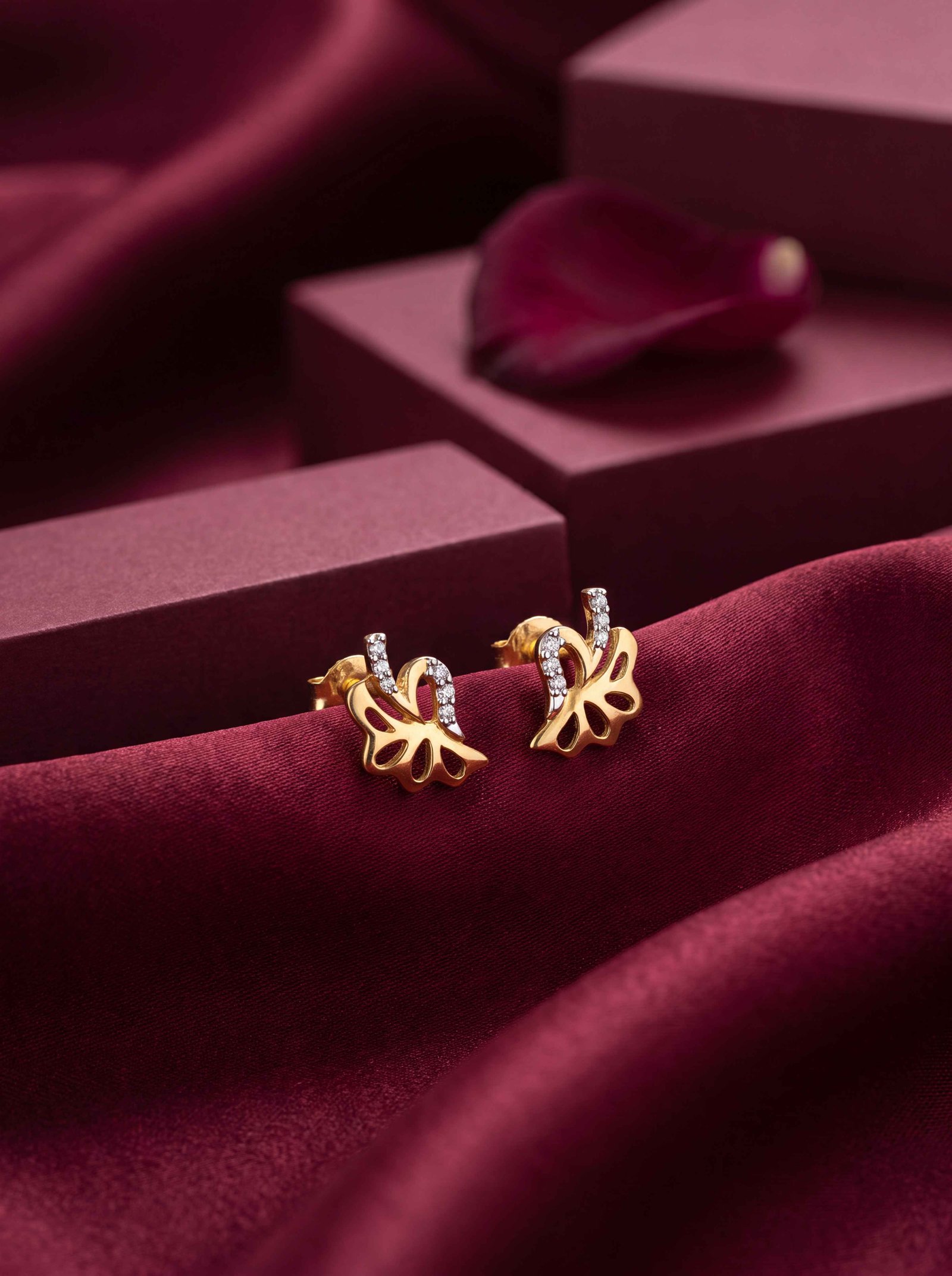 18 K STUDS