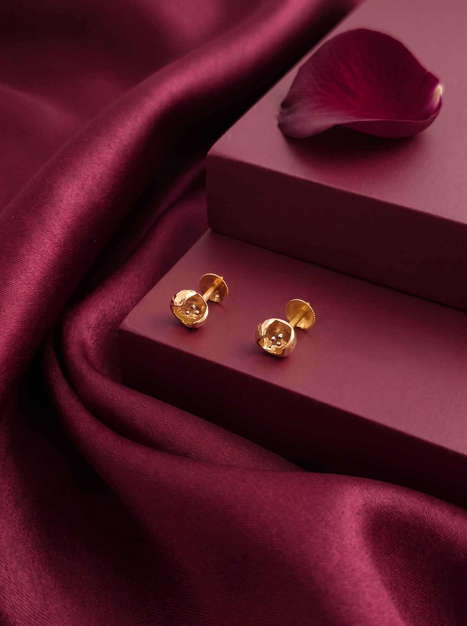 OPEN CIRCLE 18K STUDS
