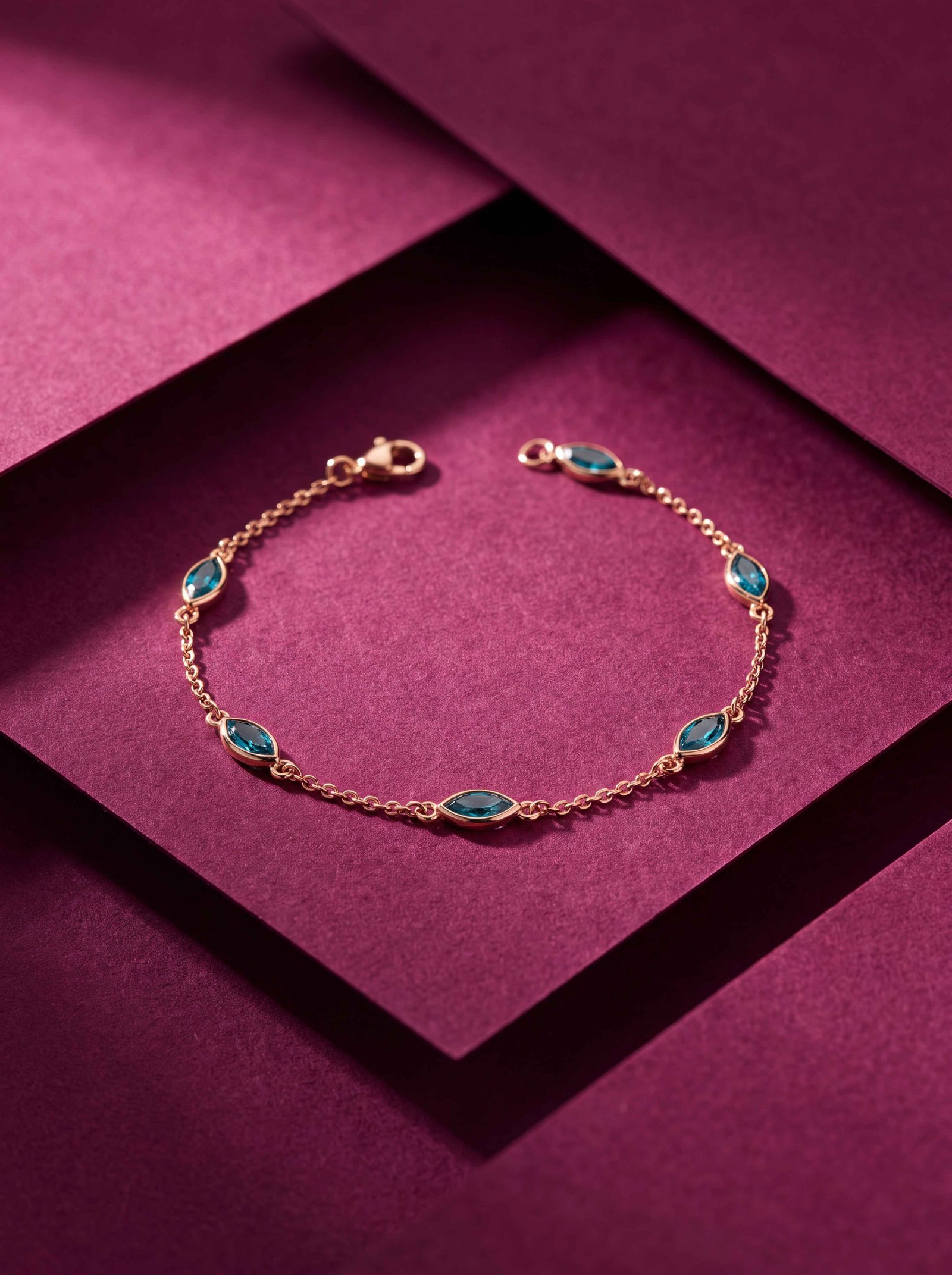 BLUE MARQUISE 18 K BRACELET