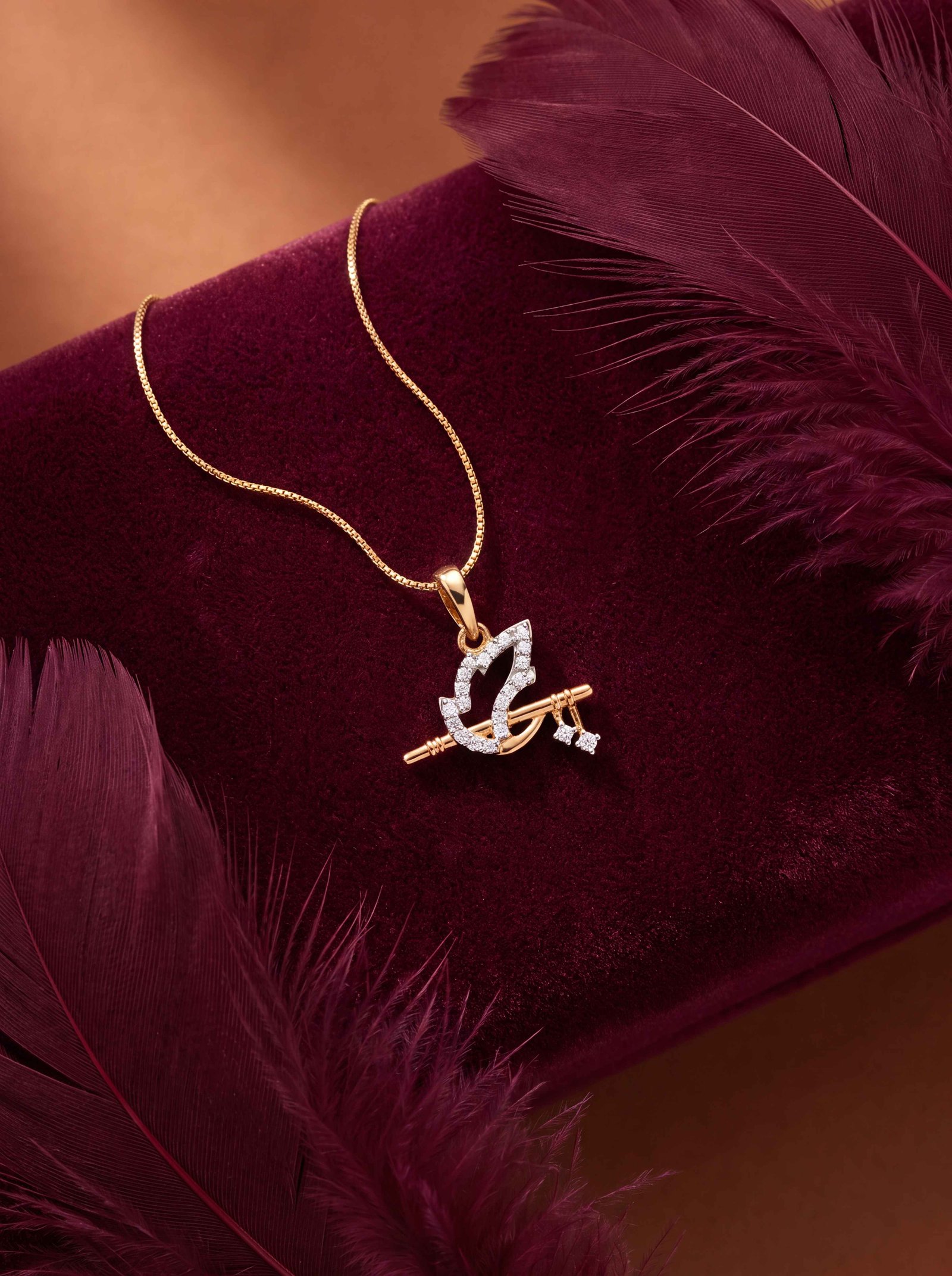 FLUTE DIAMOND PENDANT