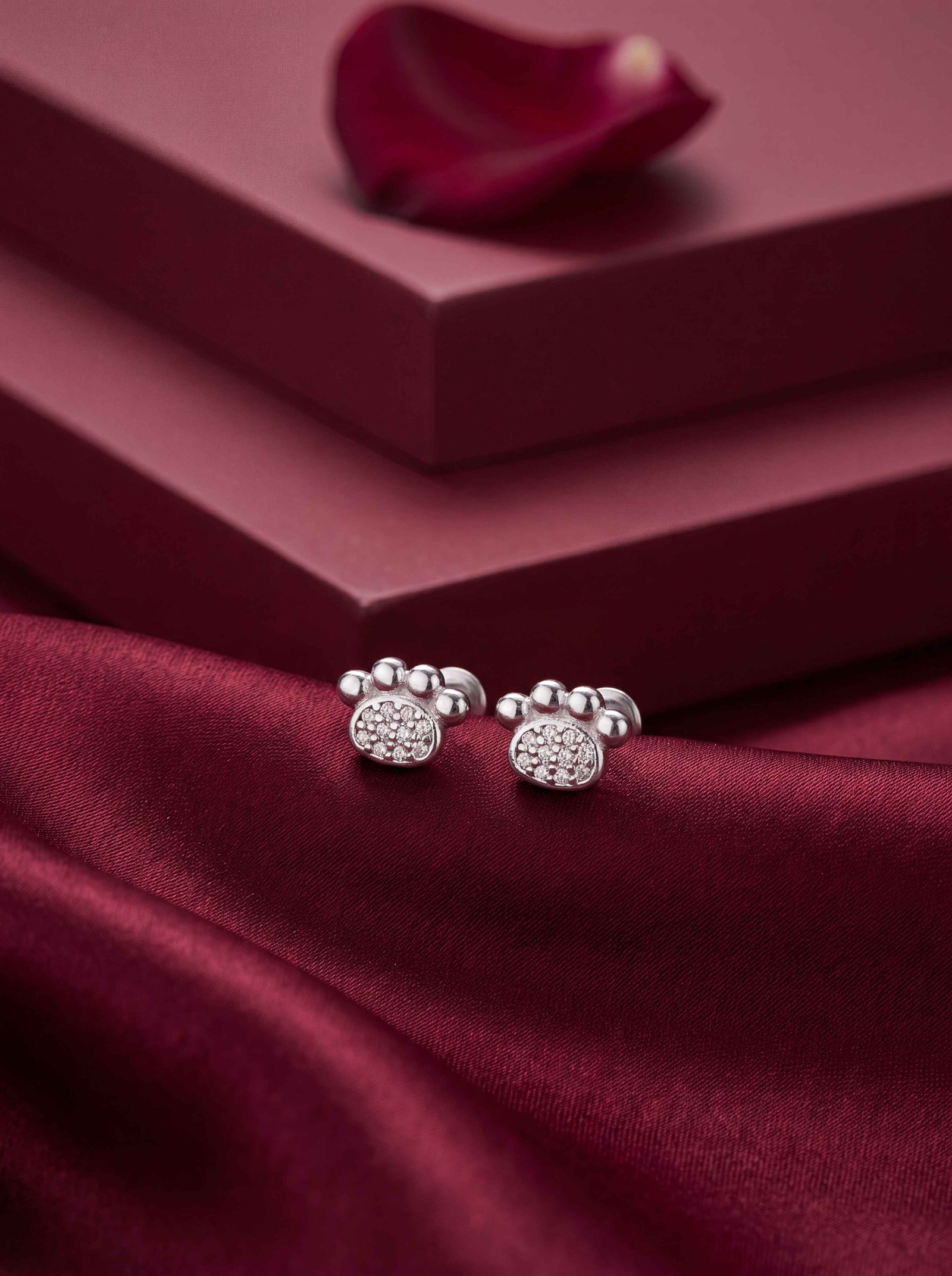 CAT'S PAW SILVER STUD