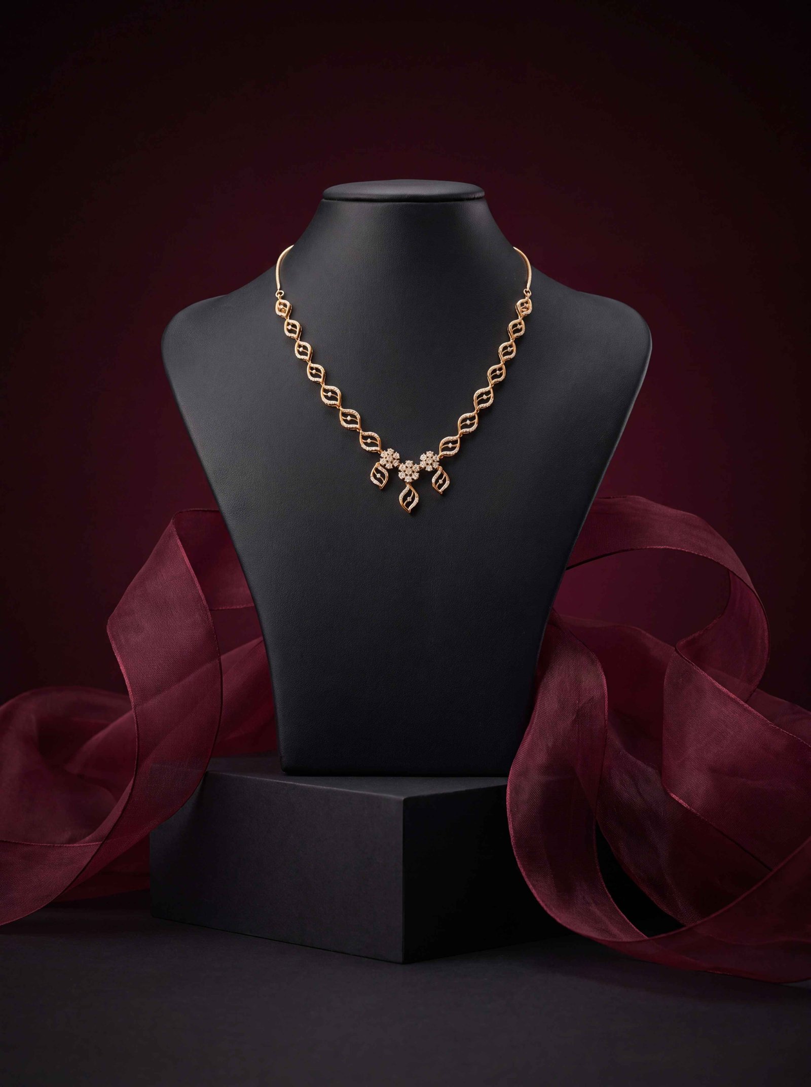 OPENWORK MARQUISE DIAMOND NECKLACE
