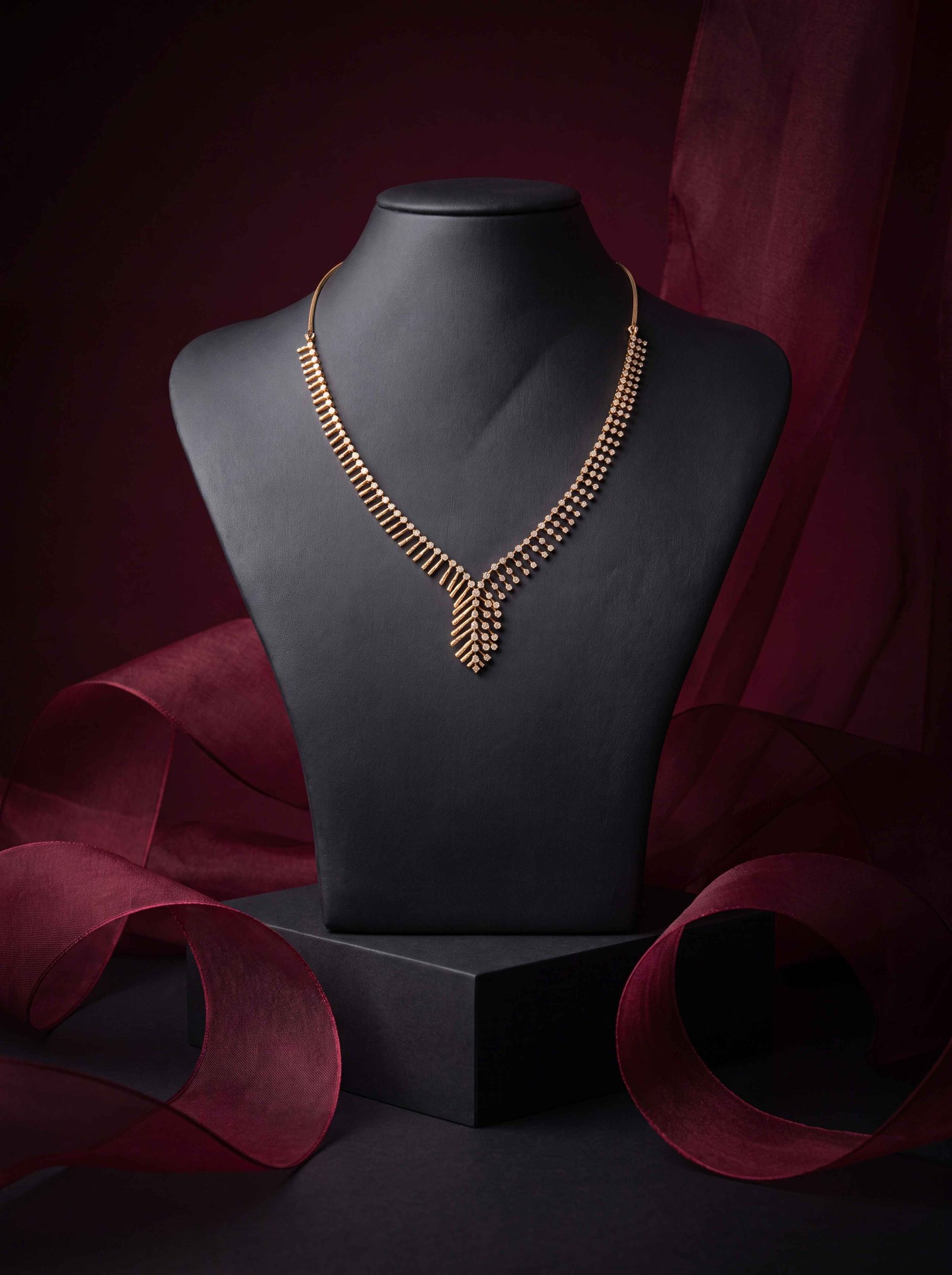 CHEVORON FRINGE DIAMOND NECKLACE