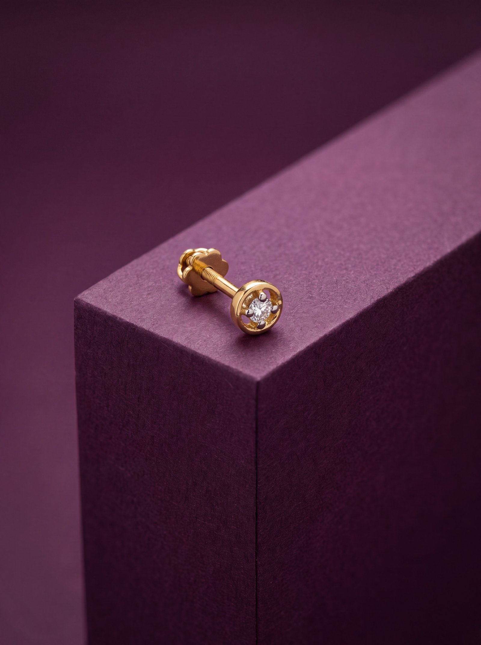 OPEN CIRCLE SINGLE STONE DIAMOND NOSESTUD
