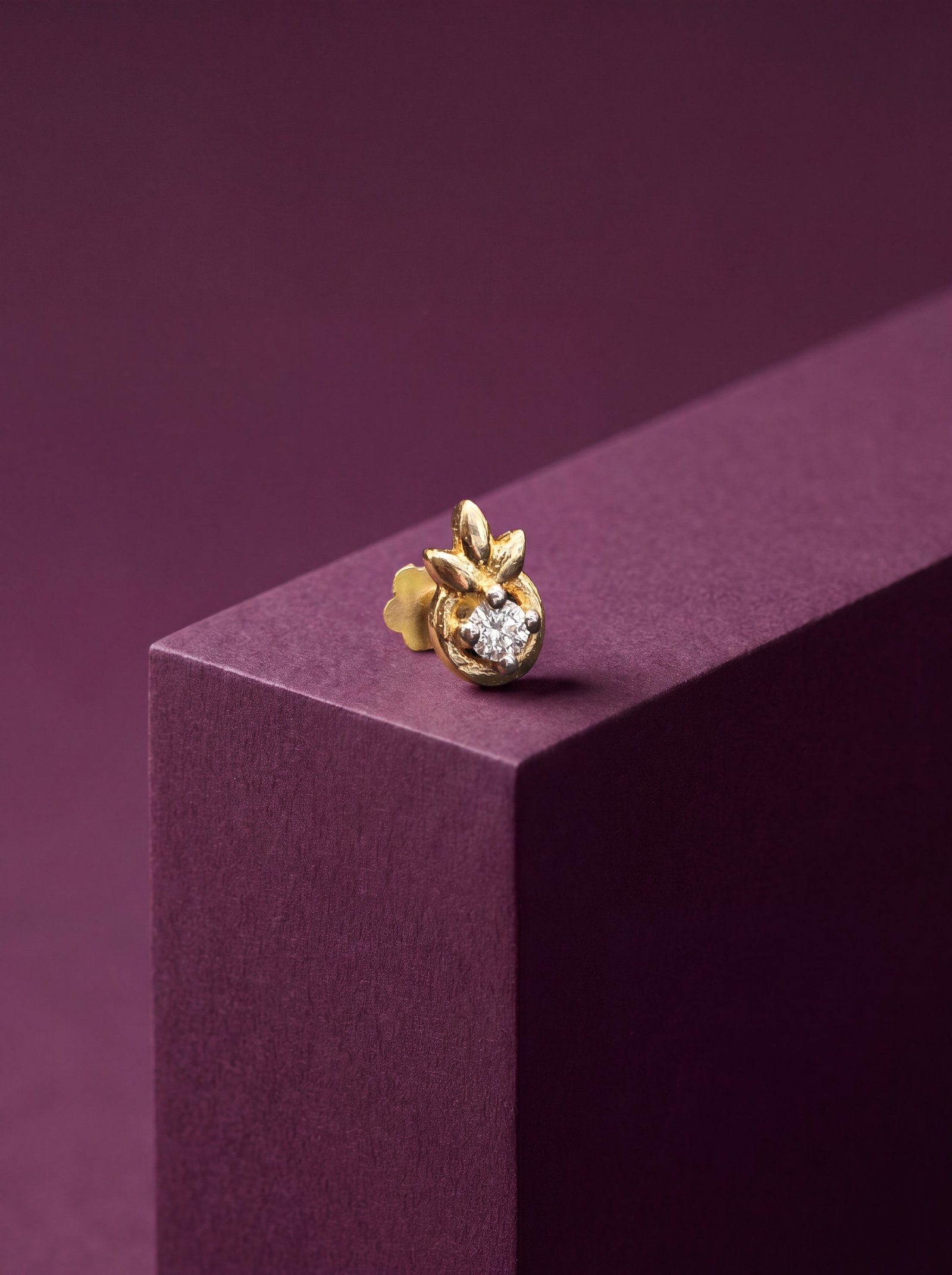  PINEAPPLE SINGLE STONE DIAMOND NOSESTUD