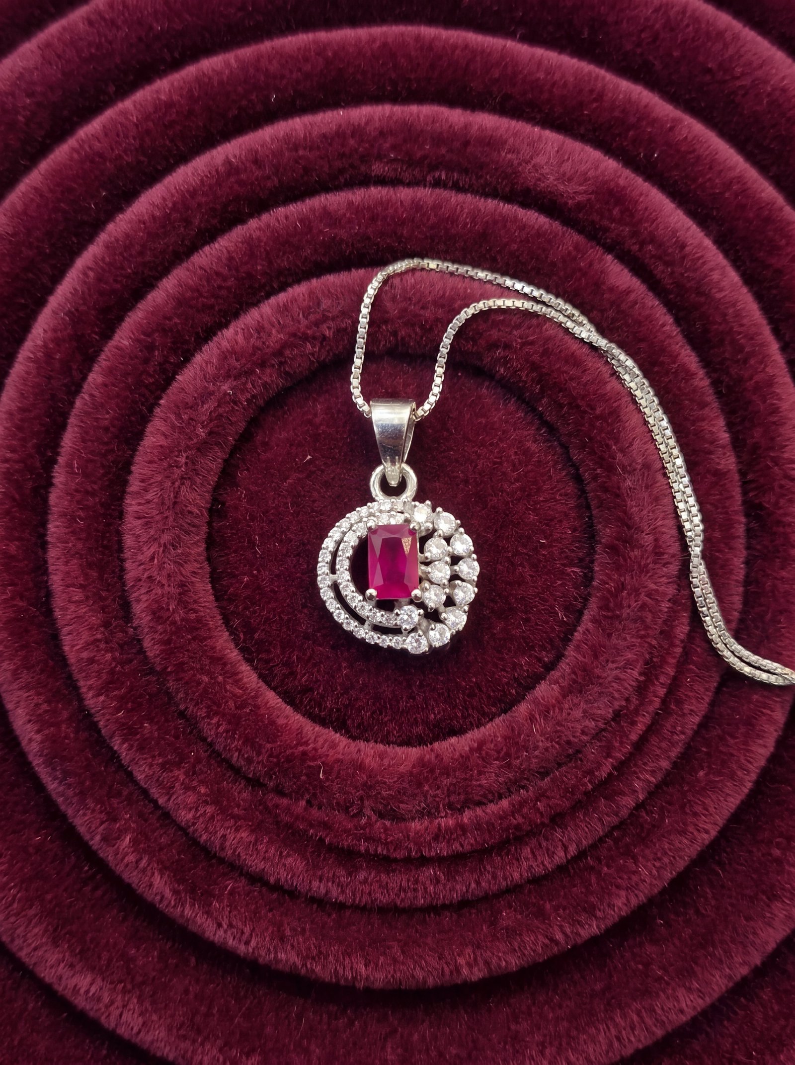 SWIRL HALO SILVER PENDANT