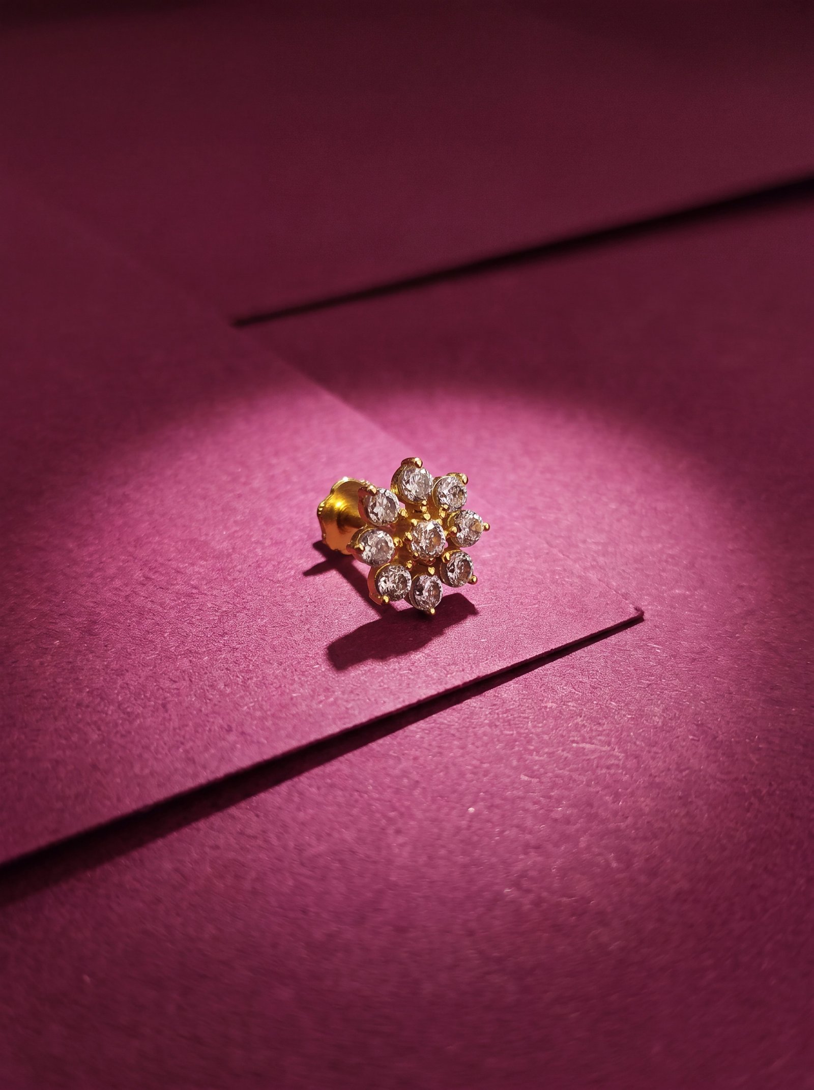 SUN BURST 18K NOSESTUD