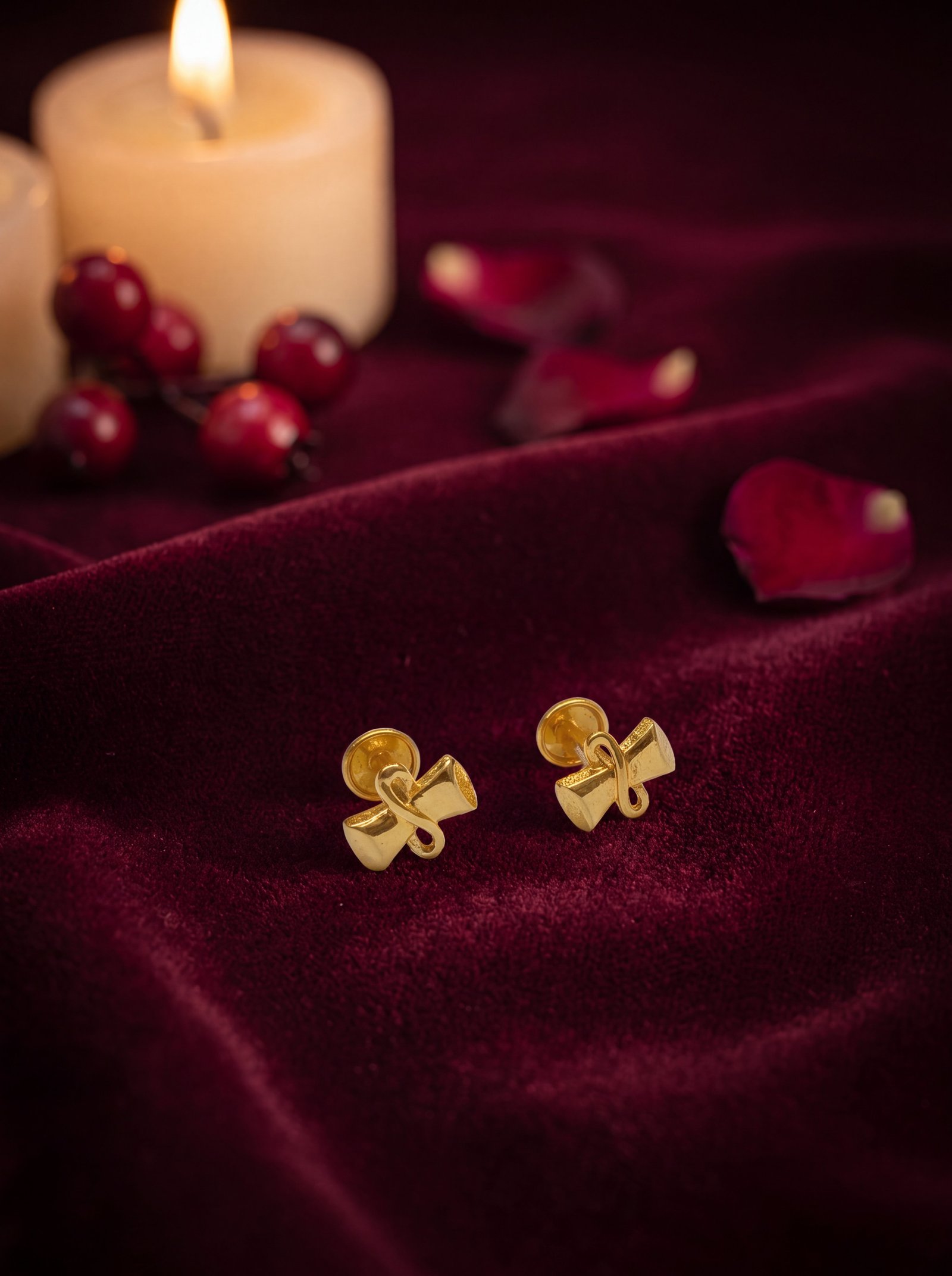 BOW SHAPED STUDS