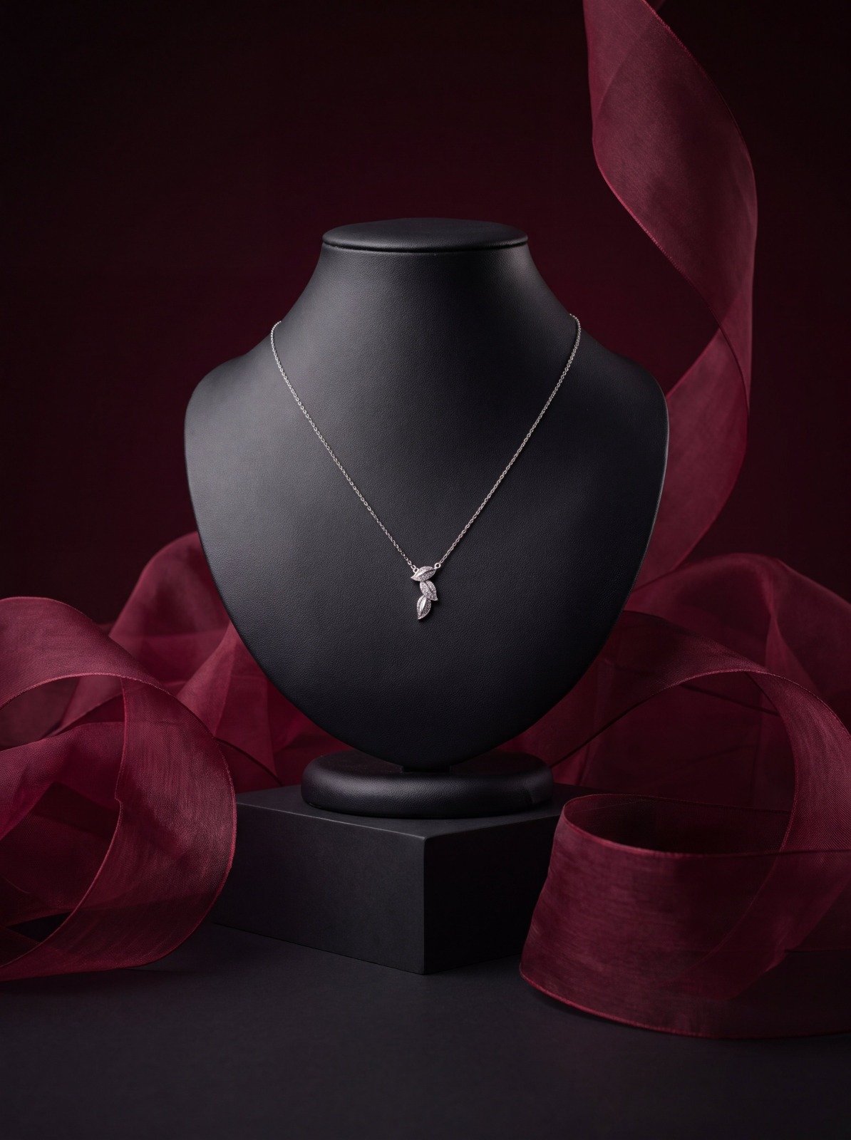 SILVER LADIES  CHAIN 